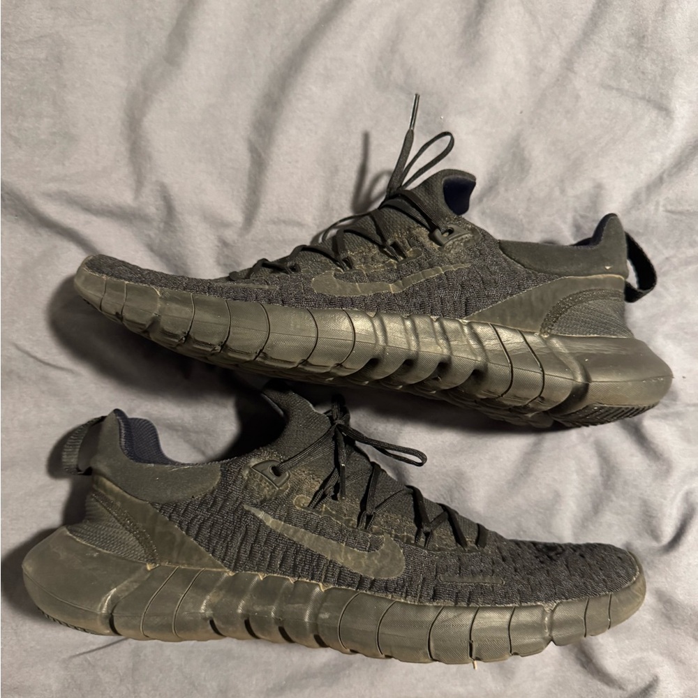 Nike Black Athletic Sneakers - free run sz 12